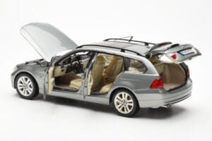 BMW 330i E91 Touring Gris Metallic Kyosho 1:18 80430394359 Métal — image 5 sur 8