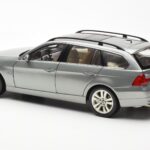 BMW 330i E91 Touring Gris Metallic Kyosho 1:18 - image 7 of 8