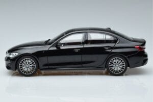 BMW 330i G20 Noir Métallisé Norev 1:18 183277 Métal — image 4 sur 7