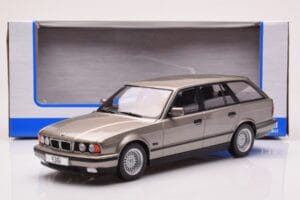 BMW 530i E34 Touring Gris Métallisé MCG 1:18 MCG18330 Métal — image 6 sur 6