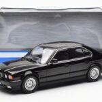 BMW 540i E34 Noir Metallic MCG 1:18 - image 6 of 6