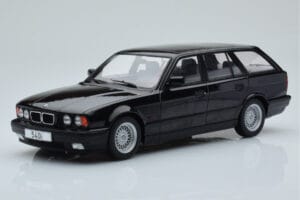 BMW 540i E34 Touring Noir Métallisé MCG 1:18 MCG18329