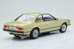 BMW 628 CSi E24 Vert Clair MCG 1:18 MCG18163 Métal — image 2 sur 5