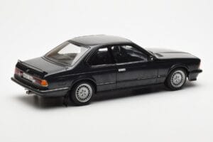 BMW 635 CSi E24 Diamant Noir Métallique AUTOart 1:18 70521 Métal — image 3 sur 8