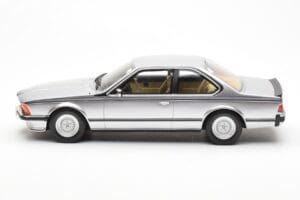 BMW 635 CSi E24 Argent Otto 1:18 OT313 Résine — image 3 sur 6