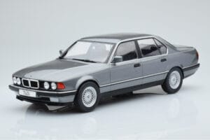 BMW 7 Series E32 740i Argent MCG 1:18 MCG18161 Métal