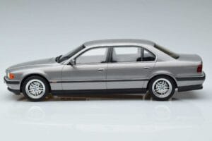 BMW 7 Series E38 750iL Otto 1:18 OT952 Résine — image 3 sur 6