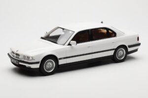 BMW 750iL E38 Asia Exclusive Blanc Otto 1:18 OT836