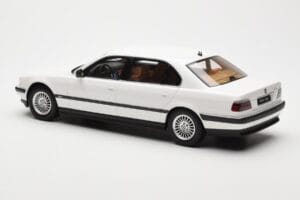 BMW 750iL E38 Asia Exclusive Blanc Otto 1:18 OT836 Résine — image 5 sur 6