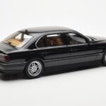 BMW 750iL E38 Noir Otto 1:18 - image 2 of 6