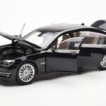 BMW 750Li F02 Facelift Carbon Noir Kyosho 1:18 - image 2 of 8