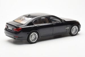 BMW 750Li F02 Facelift Carbon Noir Kyosho 1:18 08784BK Métal — image 3 sur 8