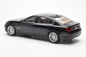 BMW 750Li F02 Facelift Carbon Noir Kyosho 1:18 08784BK Métal — image 7 sur 8