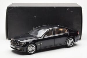 BMW 750Li F02 Facelift Carbon Noir Kyosho 1:18 08784BK Métal — image 8 sur 8