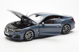 BMW 850i G15 Barcelona Blue Metallic Norev 1:18 80432450995 Métal — image 2 sur 8
