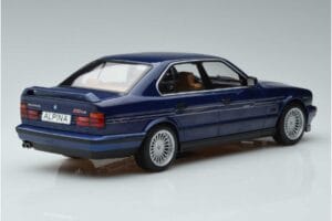 BMW Alpina B10 4.6 E34 Bleu MCG 1:18 MCG18230 Métal — image 2 sur 6