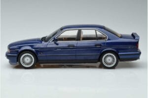 BMW Alpina B10 4.6 E34 Bleu MCG 1:18 MCG18230 Métal — image 3 sur 6