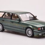 BMW Alpina B10 E34 Touring Vert Foncé MCG 1:18 - image 4 of 6