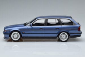 BMW Alpina B10 E34 4.0 Touring Bleu Otto 1:18 OT944 Résine — image 3 sur 6