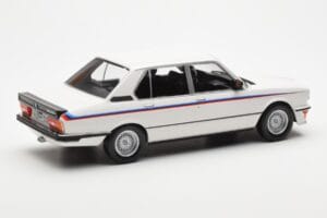 BMW M535i E12 Blanc Norev 1:18 183265 Métal — image 2 sur 5