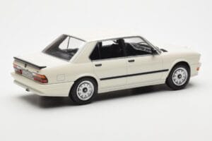 BMW M535i E28 Blanc Norev 1:18 183260 Métal — image 2 sur 6