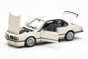 BMW M635 CSi E24 Blanc Dealer Edition AUTOart 1:18 80430145829 Métal — image 2 sur 8