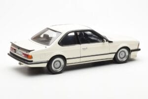 BMW M635 CSi E24 Blanc Dealer Edition AUTOart 1:18 80430145829 Métal — image 3 sur 8