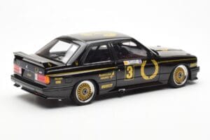 BMW M3 E30 #3 J. Richards Austrian Airlines ATCC 1987 AUTOart 1:18 88745 Métal — image 3 sur 8