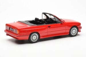 BMW M3 E30 Cabriolet Rouge Otto 1:18 OT077 Résine — image 2 sur 6