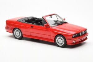 BMW M3 E30 Cabriolet Rouge Otto 1:18 OT077 Résine — image 4 sur 6