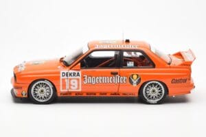 BMW M3 E30 #19 A. Hahne Jägermeister DTM 1992 AUTOart 1:18 89248 Métal — image 4 sur 8