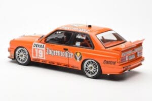 BMW M3 E30 #19 A. Hahne Jägermeister DTM 1992 AUTOart 1:18 89248 Métal — image 7 sur 8