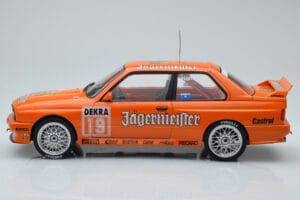 BMW M3 E30 Jagermeister #19 A. Hahne DTM Nurburgring 1992 IXO 1:18 18RMC082A Métal — image 3 sur 6
