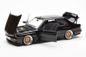 BMW M3 E30 Sport Evolution Noir Custom Wheels AUTOart 1:18 70562 Métal — image 2 sur 8