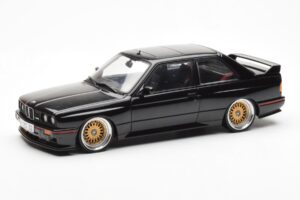 BMW M3 E30 Sport Evolution Noir Custom Wheels AUTOart 1:18 70562