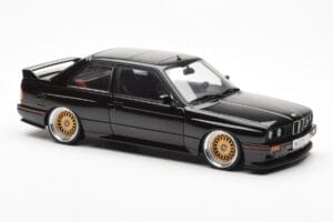 BMW M3 E30 Sport Evolution Noir Custom Wheels AUTOart 1:18 70562 Métal — image 6 sur 8