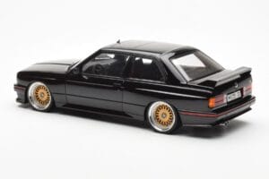 BMW M3 E30 Sport Evolution Noir Custom Wheels AUTOart 1:18 70562 Métal — image 7 sur 8
