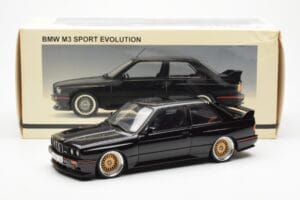 BMW M3 E30 Sport Evolution Noir Custom Wheels AUTOart 1:18 70562 Métal — image 8 sur 8