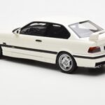 BMW M3 E36 Lightweight Blanc Otto 1:18 - image 5 of 6