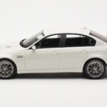 BMW M3 E90 Berline Blanc GT Spirit 1:18 - image 3 of 6
