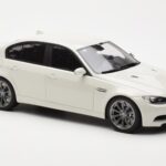 BMW M3 E90 Berline Blanc GT Spirit 1:18 - image 4 of 6