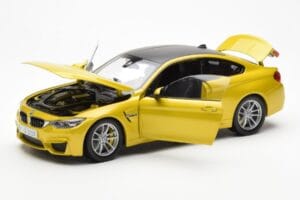 BMW M4 F82 Austin Jaune Metallic Paragon 1:18 80432339606 Métal — image 2 sur 8