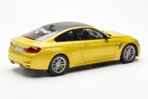 BMW M4 F82 Austin Jaune Metallic Paragon 1:18 80432339606 Métal — image 3 sur 8