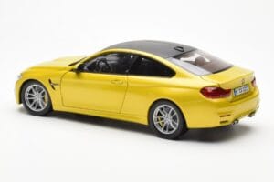 BMW M4 F82 Austin Jaune Metallic Paragon 1:18 80432339606 Métal — image 7 sur 8