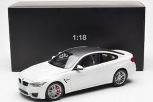 BMW M4 F82 Frozen Brilliant Blanc Paragon 1:18 PA-97101 Métal — image 8 sur 8