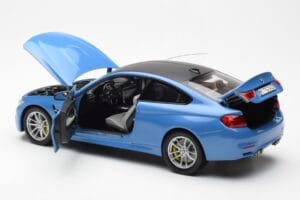 BMW M4 F82 Yas Marina Bleu Paragon 1:18 PA-97102 Métal — image 5 sur 8