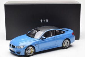 BMW M4 F82 Yas Marina Bleu Paragon 1:18 PA-97102 Métal — image 8 sur 8