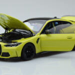 BMW M4 G82 Jaune Édition Concessionnaire Minichamps 1:18 - image 2 of 8