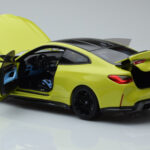 BMW M4 G82 Jaune Édition Concessionnaire Minichamps 1:18 - image 5 of 8