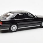 BMW M5 E34 Noir Otto 1:18 OT690 - image 2 of 6